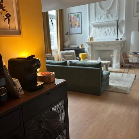 La Cour D Anvers * Dieppe