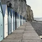 La Cour D Anvers * Dieppe