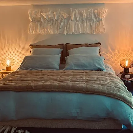 La Cour D Anvers * Dieppe