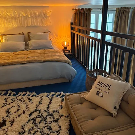 La Cour D Anvers * Dieppe