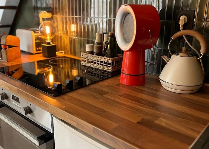 La Cour D Anvers Daire *